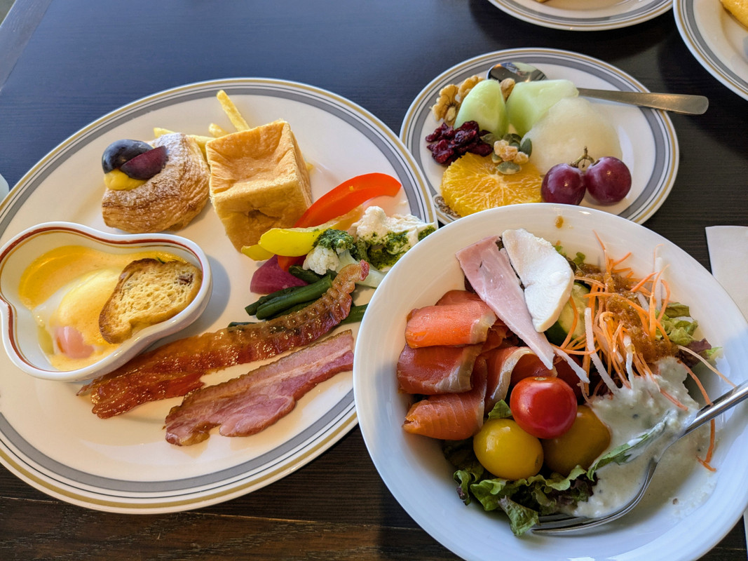 ラウンジの朝食