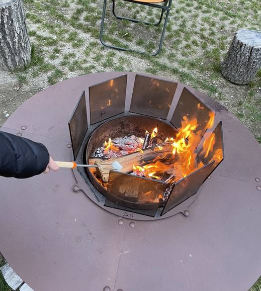 火を見つめて癒される
アウトドアラウンジ / 3