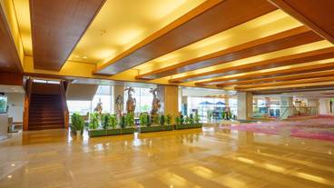 ロビーラウンジ / 1