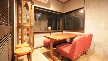 客室内のダイニングエリア / 13