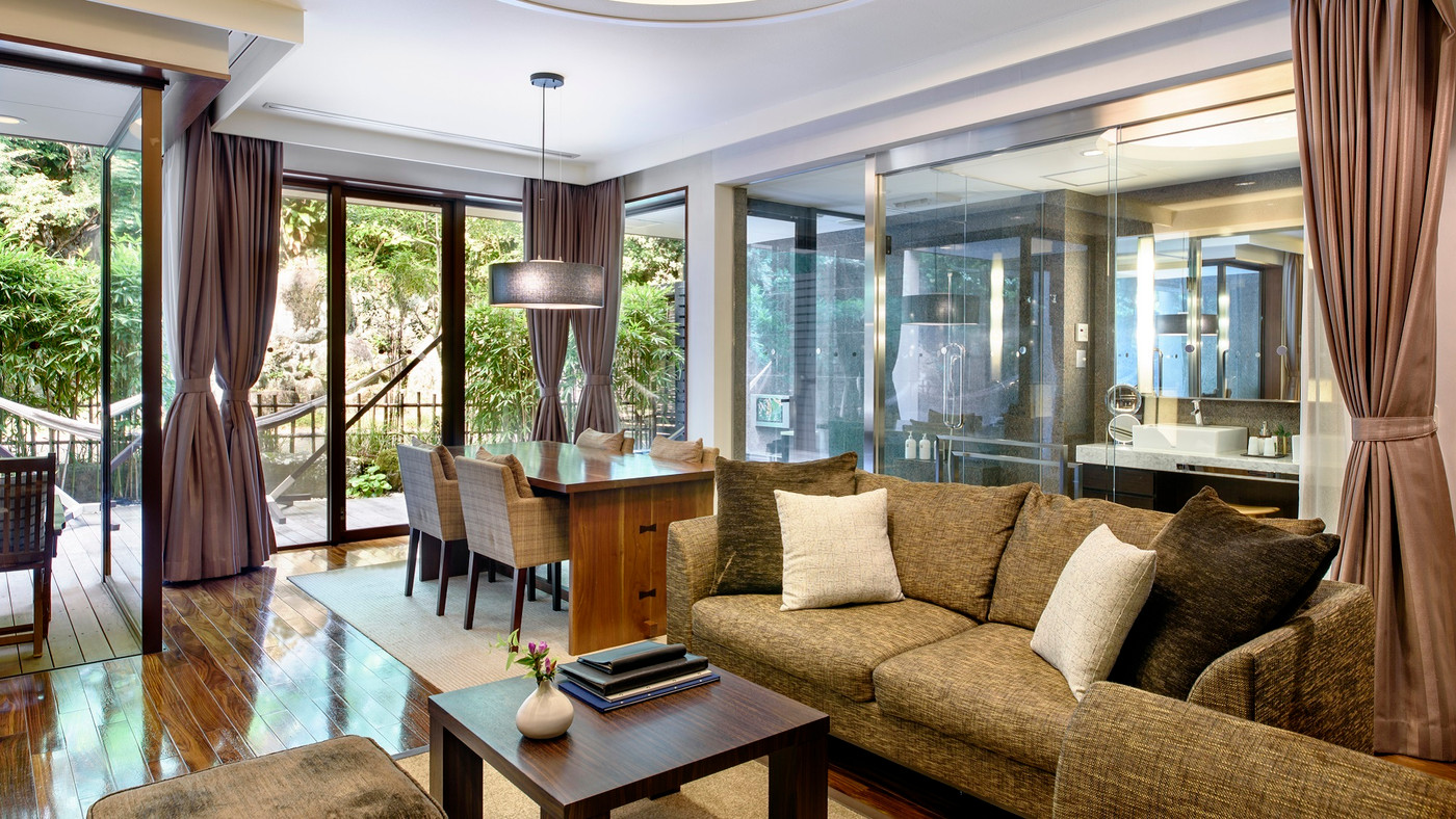 暖炉のあるテラスで花火鑑賞。全室客室露天風呂付きがうれしい♪4002327