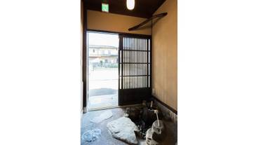 施設の入り口 / 3