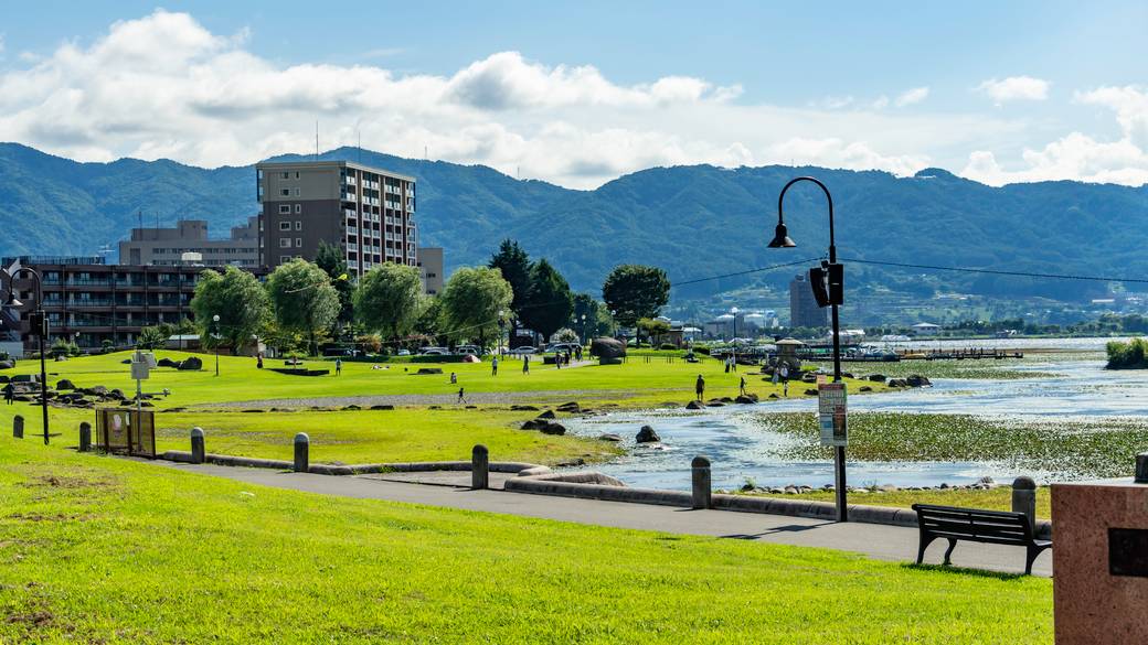 諏訪湖畔の風景 / 2