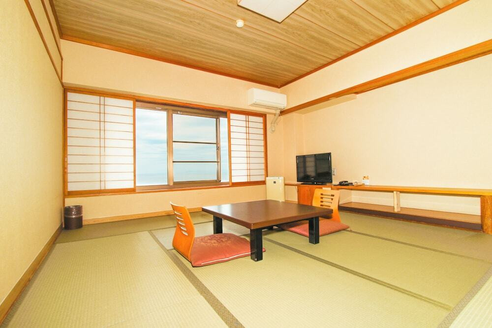 和室10畳 海の見える内風呂付