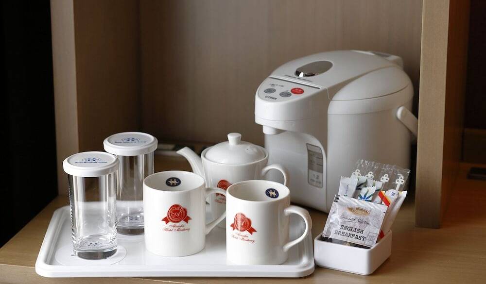 クラシカルなお部屋で
お喋りを楽しんで / 4