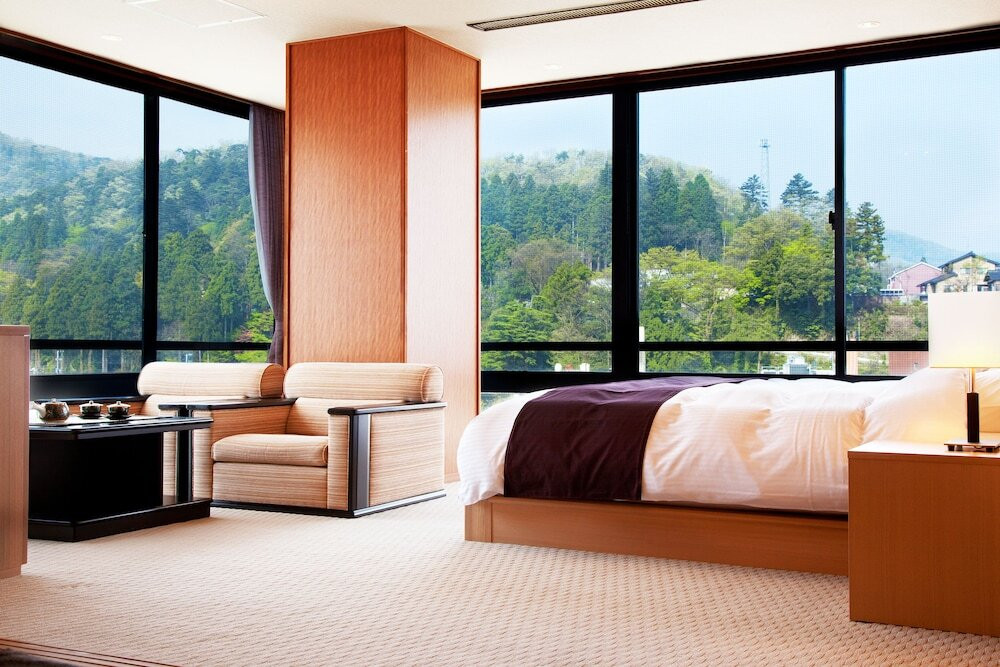 大聖寺川を見下ろす温泉旅館で、ワンランク上の滞在を4254915