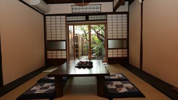 客室内のダイニングエリア / 10