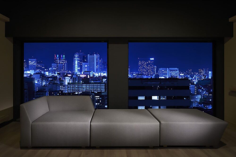 お揃いの浴衣を着て、夜景を2人だけのものに4274798