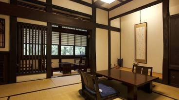 客室内のダイニングエリア / 11