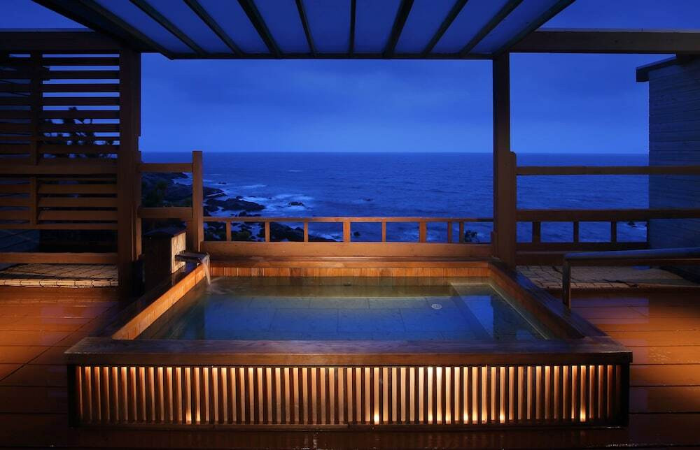 広がる海を眺めながらのんびり♪癒される女子旅3995230