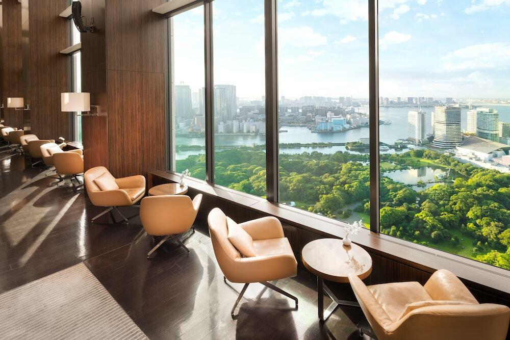 ロブスターを使った絶品オムレツは必食4274242