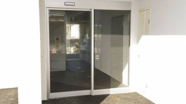 施設の入り口 / 5