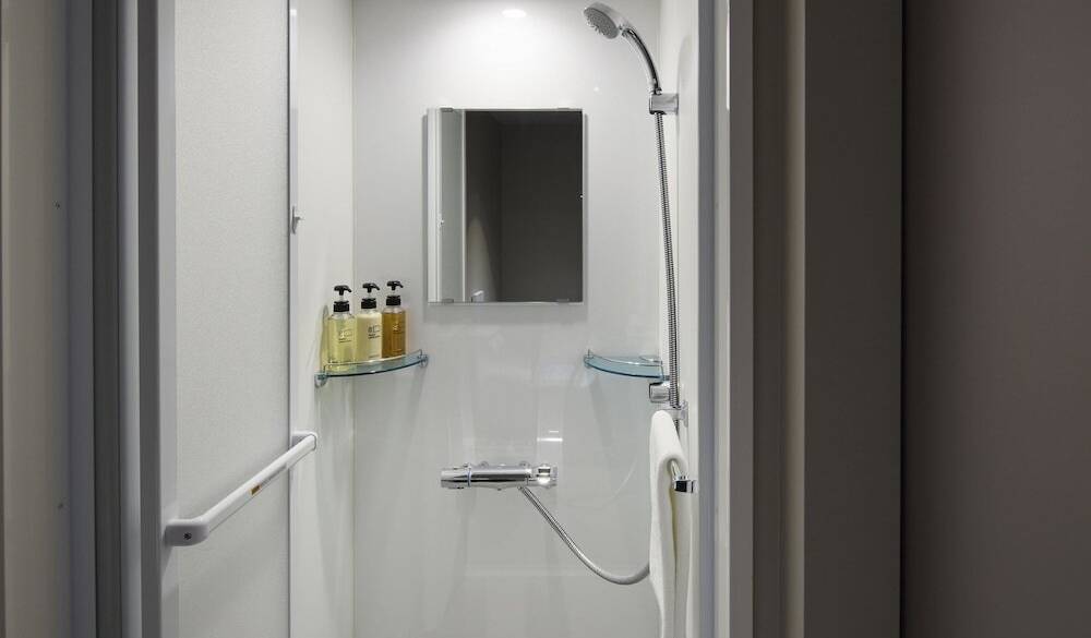 シャワーブース / 1