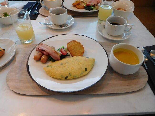 遊び心のある空間で
朝食ビュッフェを / 1