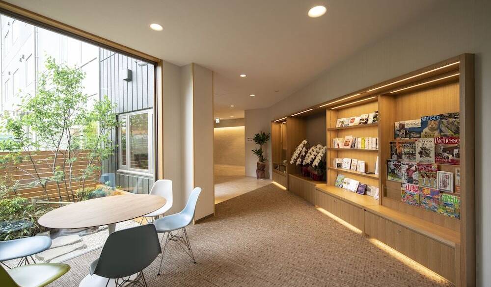 本館 ラウンジ① / 1