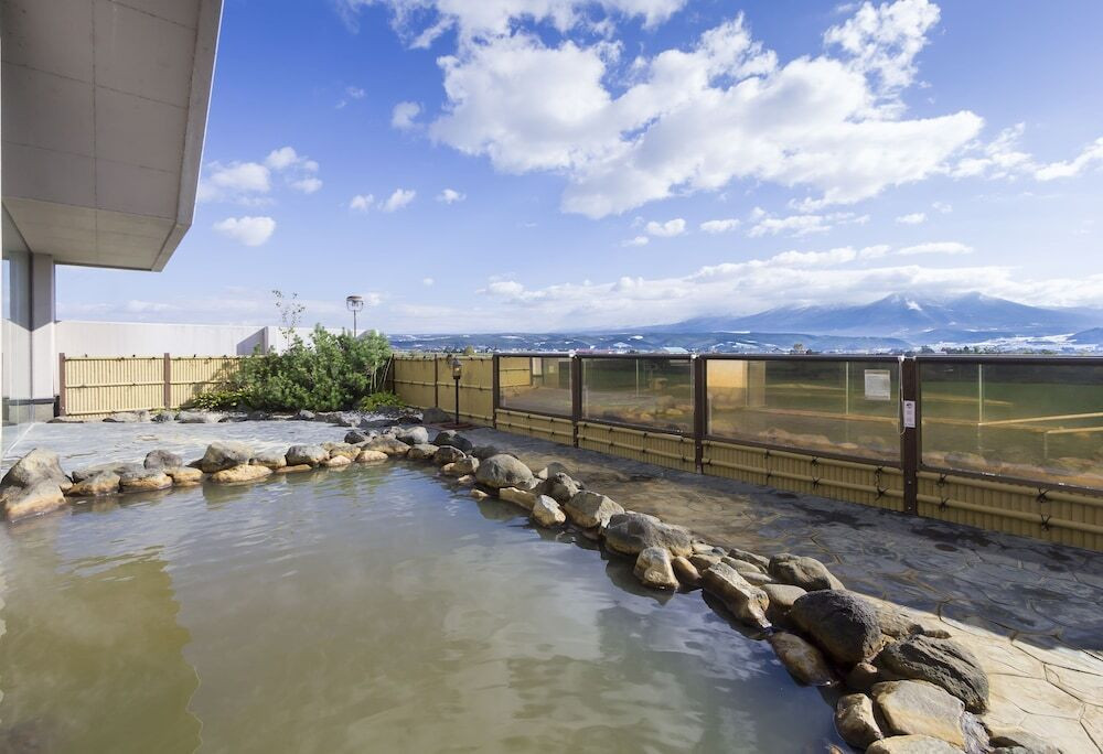 雄大な大自然の中、天然温泉に癒される至福の時間を堪能4288367