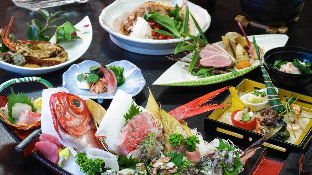 お部屋で味わえる
ヘルシーな和会席膳 / 1