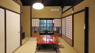 町屋　西対 (ベッド + 布団)