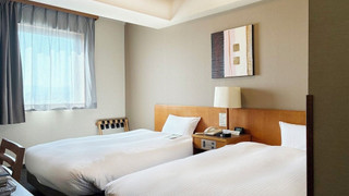 ツインルームシングルサイズベッド 2 台喫煙可