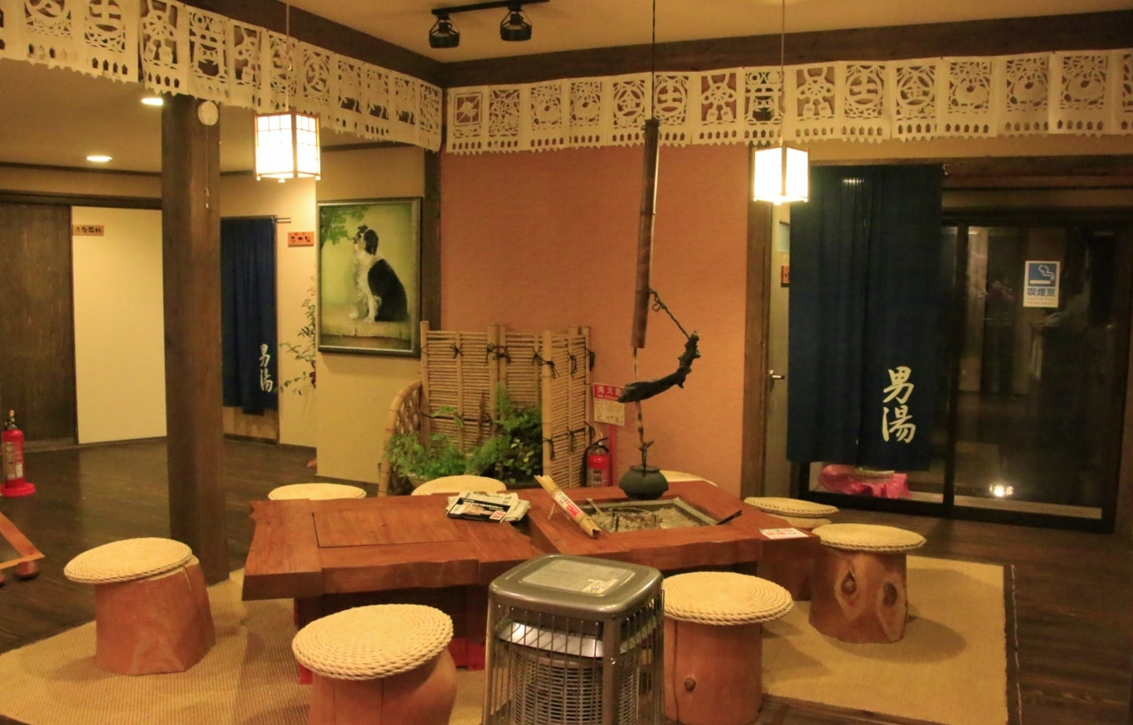 お風呂上りは囲炉裏の前で語らいましょう4023240