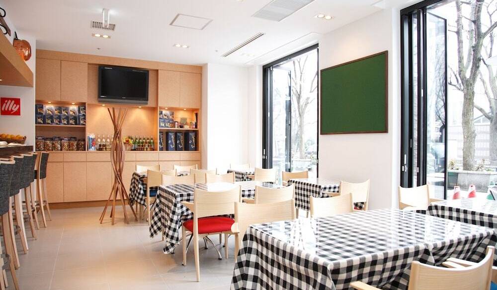 レストラン(昼)① / 4