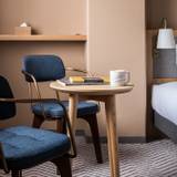 お部屋でまったり
ガールズトーク / 2