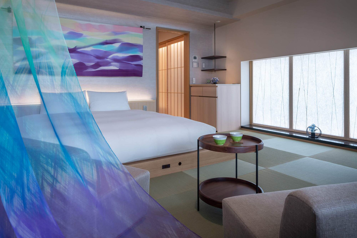 デラックスキングルーム　ダブルベッド