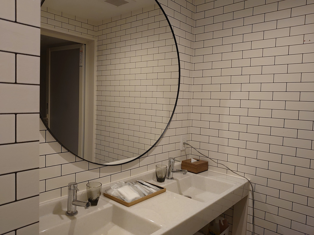 バス、トイレ別。洗面台２箇所(^^)