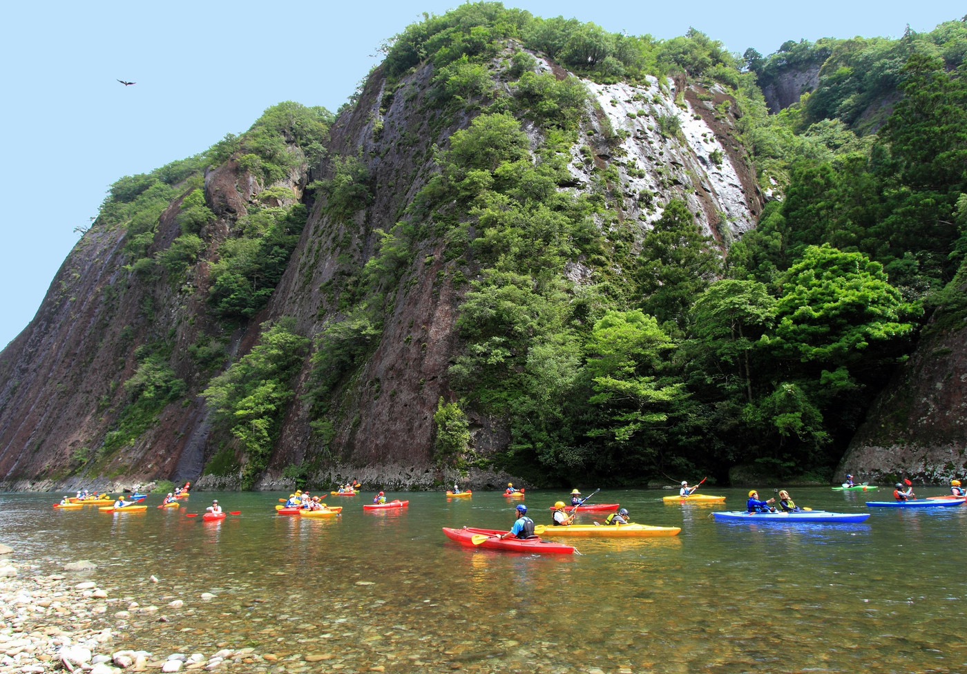 【一枚岩】「これが1つの岩…だと…？」目を疑いたくなる圧倒的規模！2085565