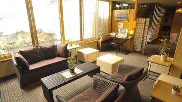 ロビー応接スペース / 4