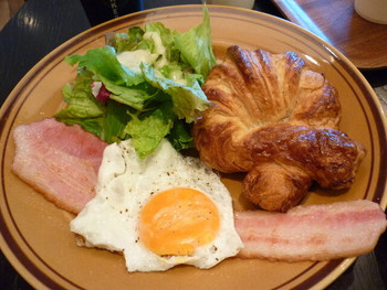 「ザ シティ ベーカリー UMEDA」料理 1090268 クロワッサンセット15.8