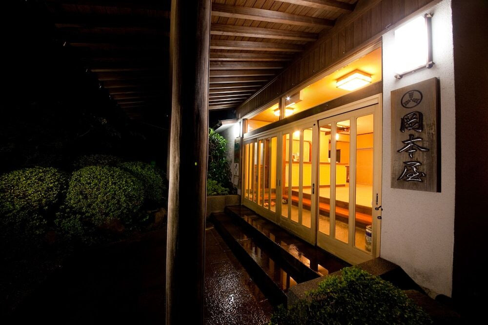 地獄蒸し料理とミルキーブルーの湯で、温泉を存分に楽しんで3924242