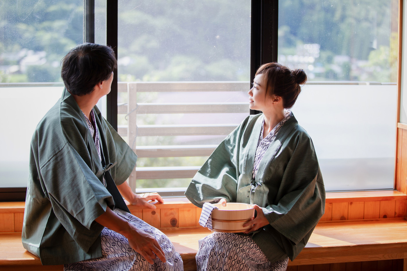 温泉にきた男女