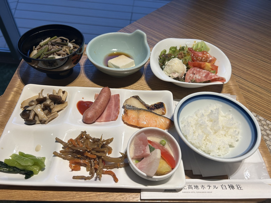 朝食