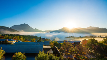 3213031, ryokan with a spectacular view of Yufuin surrounded by morning mist