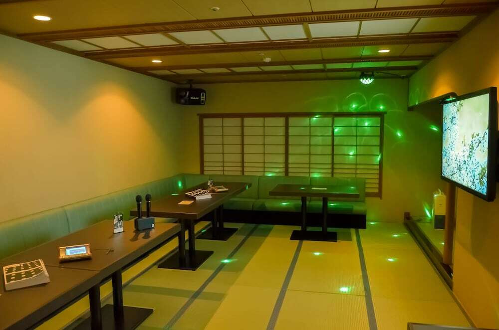 カラオケ ルーム