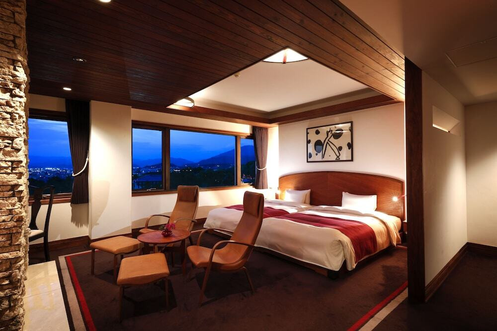 110余年の歴史をもつ建造物にステイできる贅沢3651067