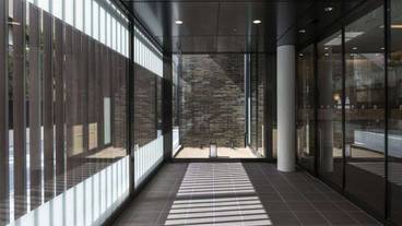 内部エントランス / 2