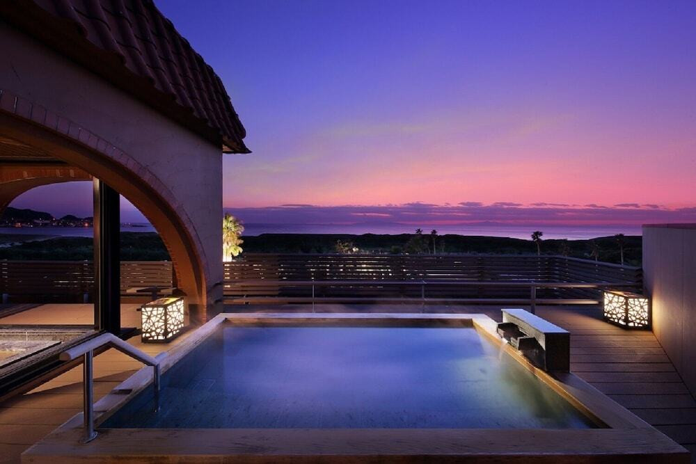 「千里の風」の大パノラマ露天風呂で時の移ろいを感じて3553188