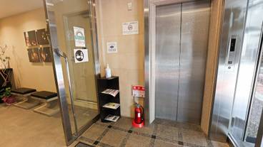 エレベーター / 1