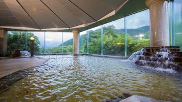 屋内スパ浴槽 / 3