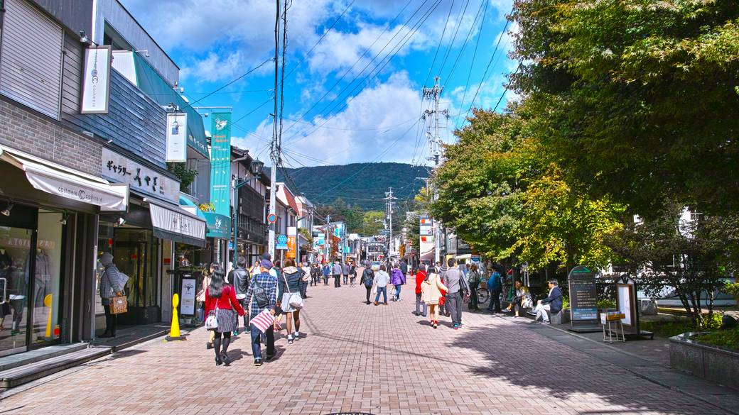 レンタサイクルで
「雲場池」へ / 2