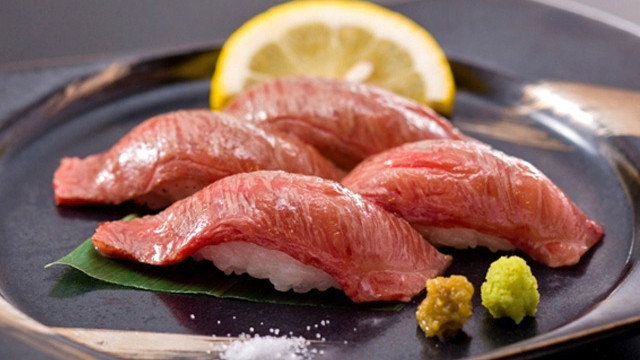 一品料理　かずさ和牛の炙り寿司