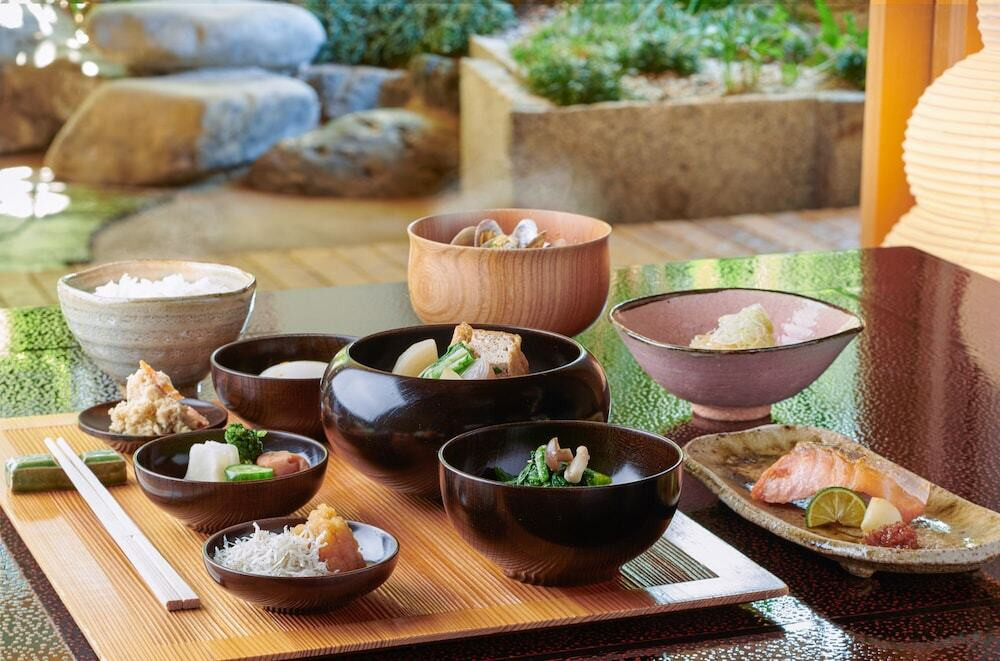 朝食