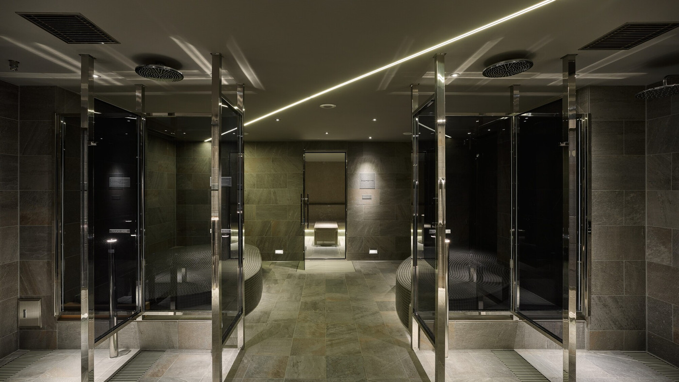 落ち着いた大浴場とサウナでととのう4008627