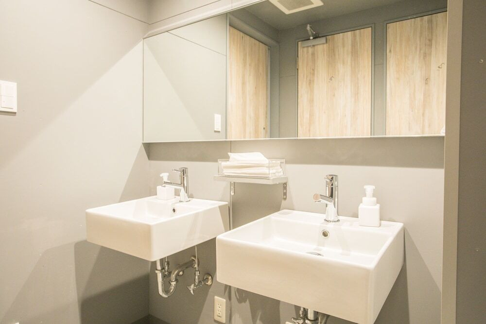 バスルームのシャワー