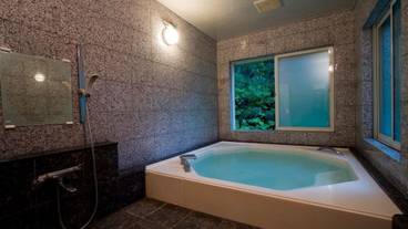 屋内スパ浴槽 / 1