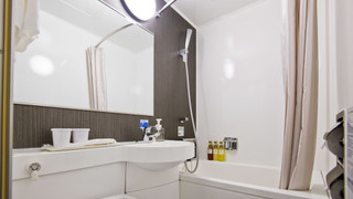 ルーム クイーンベッド 1 台 禁煙