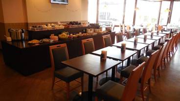 朝食スペース / 4