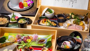 夕食／会席料理一例 / 1